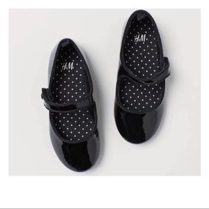 H&M Black Flat Shoes. Size 10.5